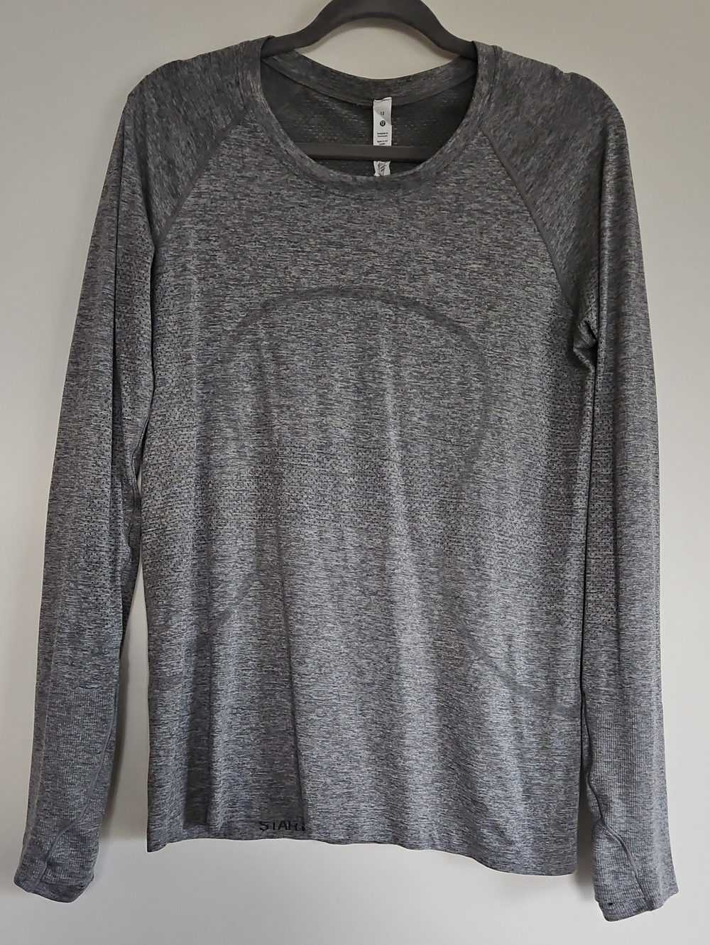 Lululemon Swiftly Tech Long Sleeve Size 12
